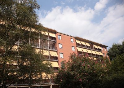 Sostituzione serramenti e tende da sole all'intero edificio